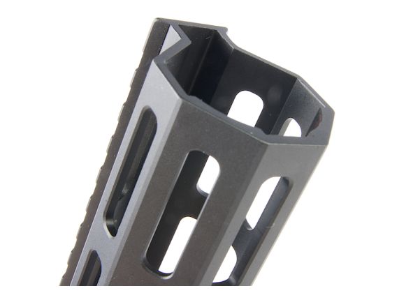 Angry Gun MK16 ハンドガード Gen 2 (Mlok 9.3インチ、Sopmod Block III、アルミニウム / アルミ) - ブラック