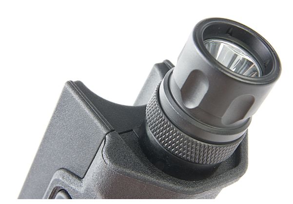 ARES STRIKER AS03 ハンドガード(フラッシュライト付き) - ブラック