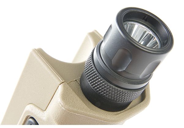 ARES STRIKER AS03 ハンドガード(フラッシュライト付き) - DE