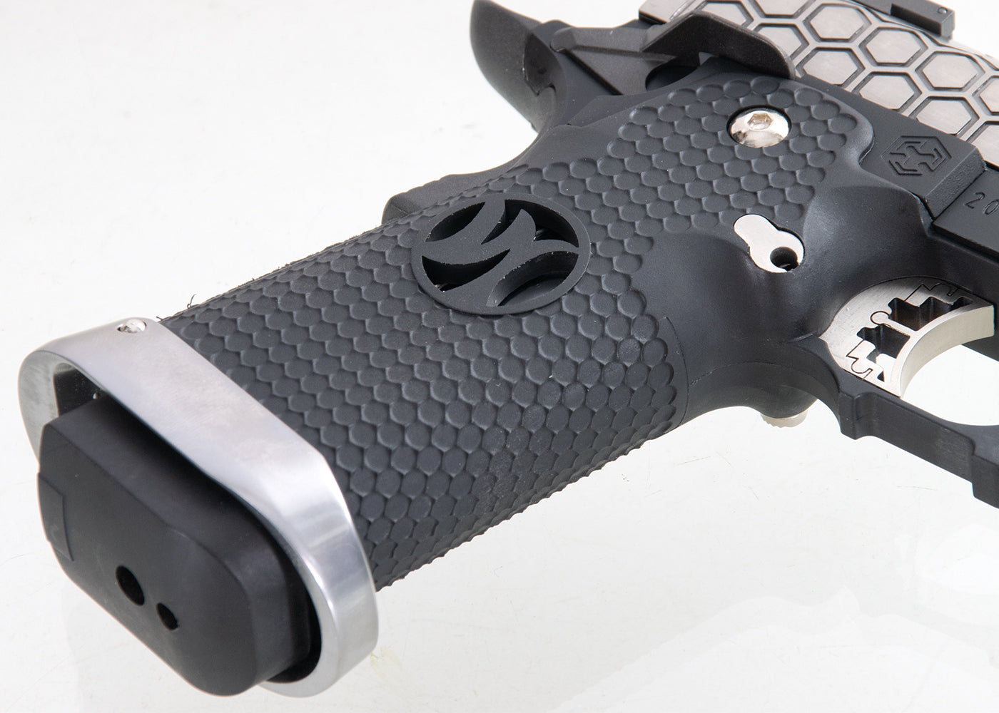 AW CUSTOM HX2501 Model HEX Cut High Capa 5.1 Gas Blowback (2TONE Silver, Black)