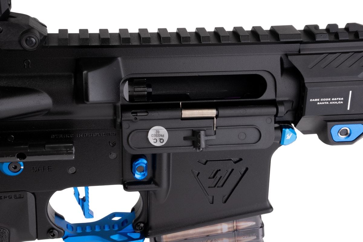 EMG STRIKE INDUSTRIES AR ストライク レイダー ショート バレル GBB M4 ライフル (CYMA CGS システム) - 4 インチ BK / BL