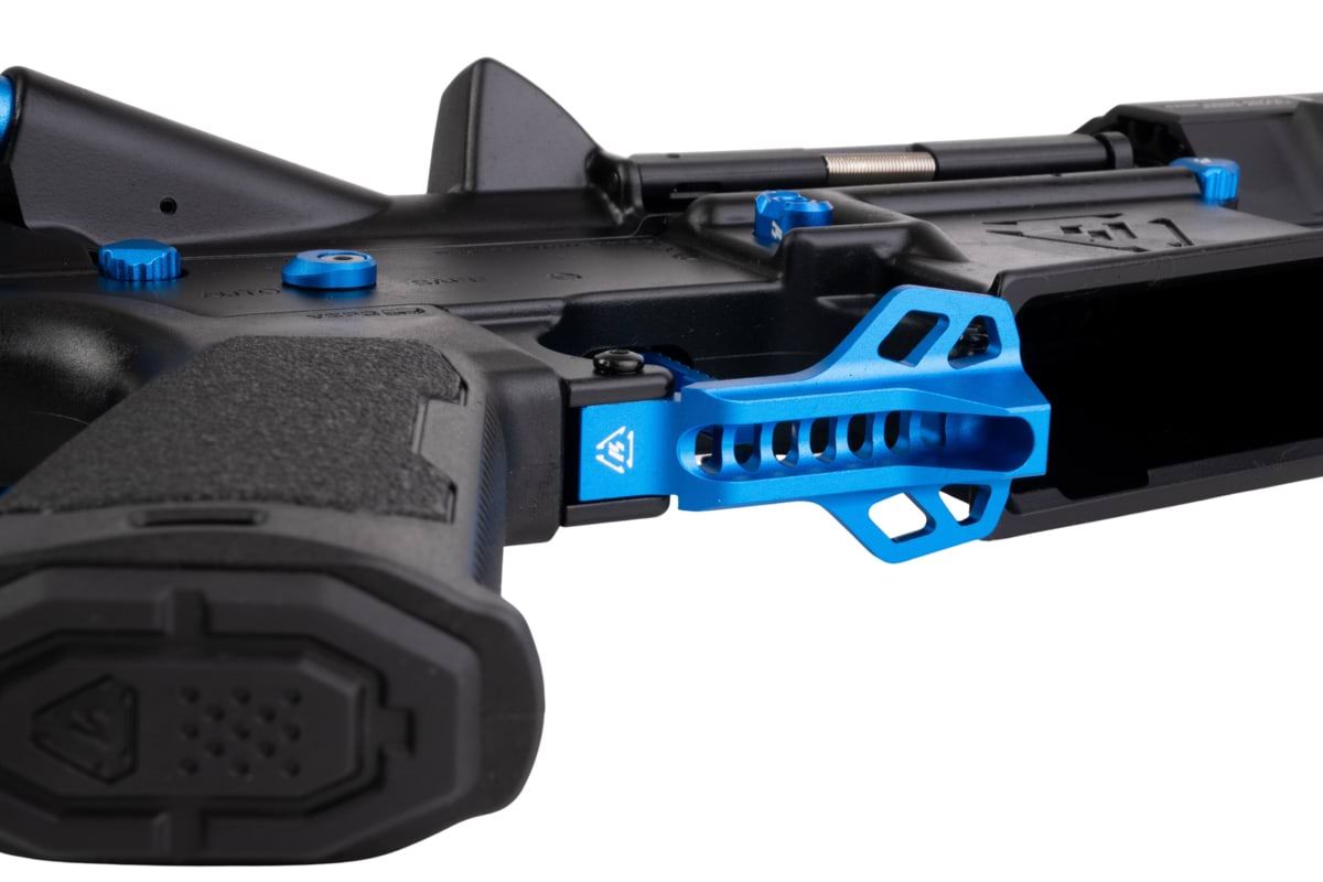 EMG STRIKE INDUSTRIES AR ストライク レイダー カービン GBB M4 ライフル (CYMA CGS システム) - 13.5 インチ BK / BL