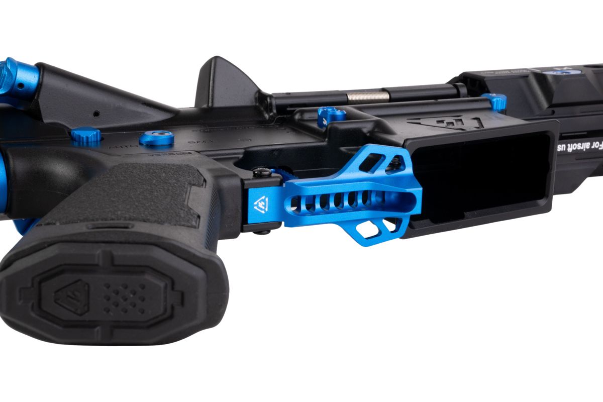 EMG STRIKE INDUSTRIES AR ストライク レイダー GBB エアソフト M4 ライフル (CYMA CGS システム) - 15.5 インチ BK / BL