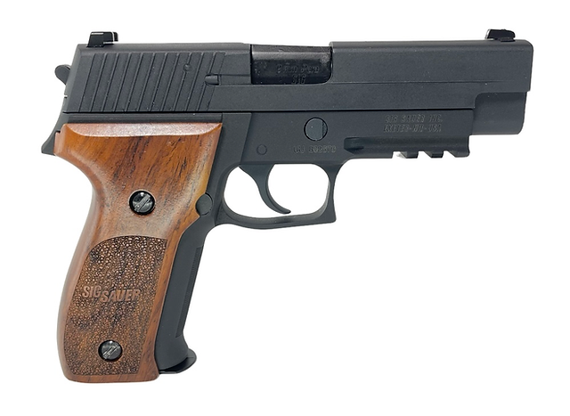 FCW x WE P226 MK25 GBBP、SIGウッドグリップ（カスタムマーキング付き）