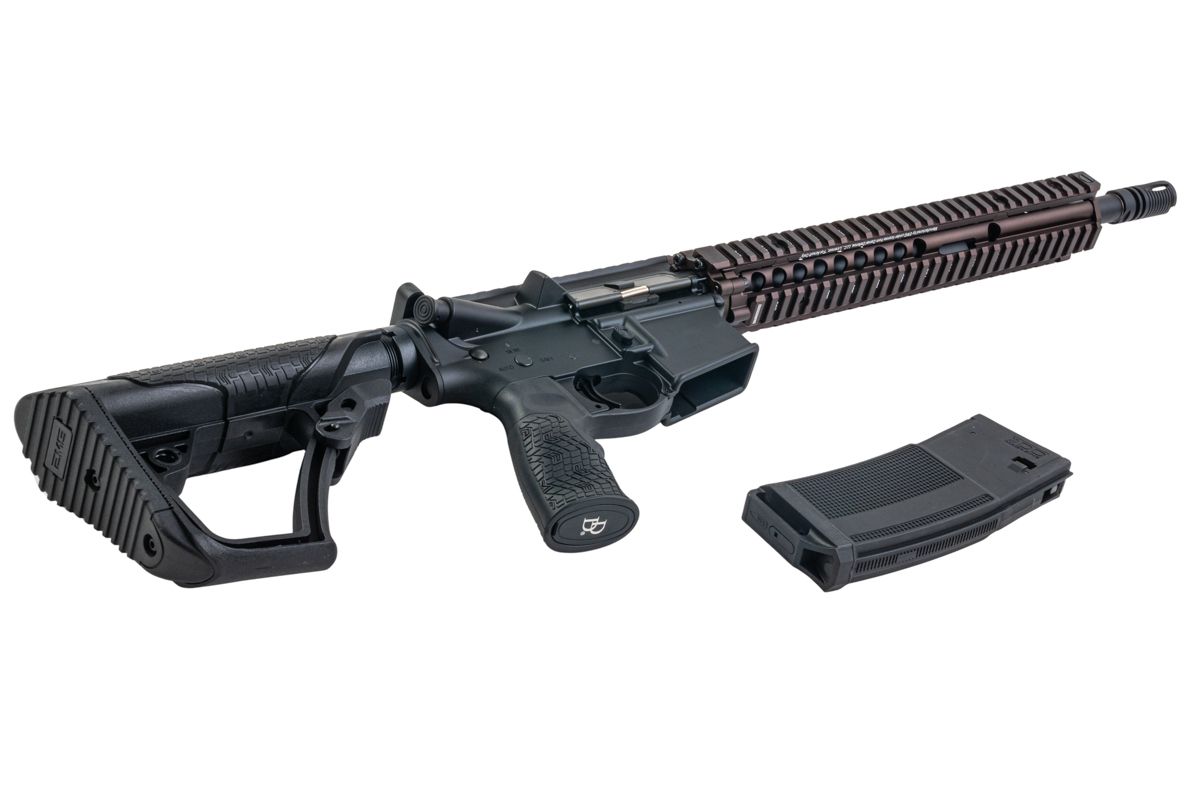 EMG ダニエル・ディフェンス M4A1 RIS II GBB エアソフトライフル (BK/FDE、Double Eagle製)