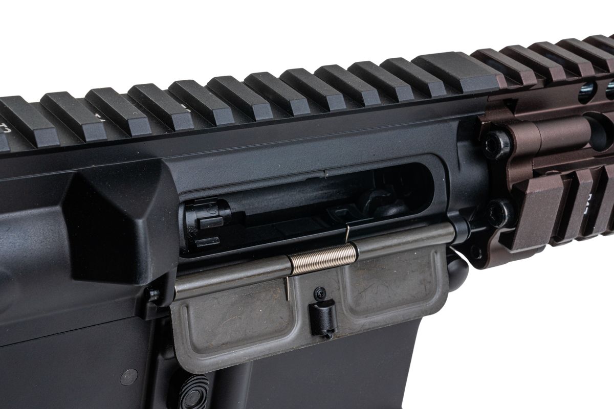 EMG ダニエル・ディフェンス M4A1 RIS II GBB エアソフトライフル (BK/FDE、Double Eagle製)