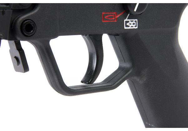 ICS MP5 SD6 CES 伸縮式ストック付き電動エアソフトライフル - ブラック
