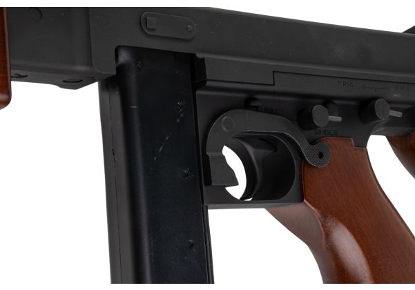 Cyber​​gun トンプソン社ライセンス取得済み M1A1 ミリタリー電動エアソフトライフル - リアルウッド製 (KING ARMS社製)
