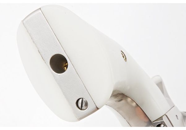 KING ARMS SAA .45 ピースメーカー リボルバー L - 銀(ぎん) (バージョンII、ガス式)
