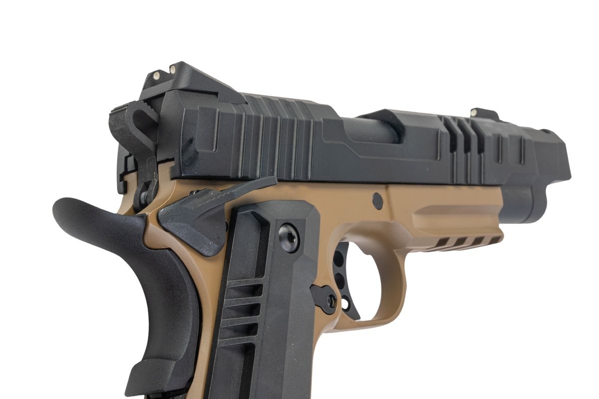 KJ Works KP-24 1911 GBB エアソフトピストル - タンツートンカラー（全メタル(ぜんきんぞく)）