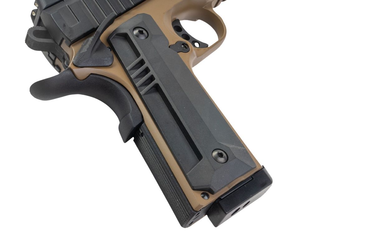 KJ Works KP-24 1911 GBB エアソフトピストル - タンツートンカラー（全メタル(ぜんきんぞく)）