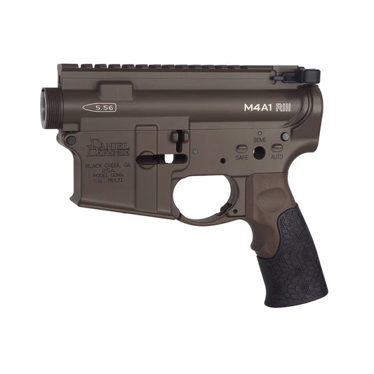 CYMA CGS ダニエル ディフェンス M4A1 RIII レシーバー キット M4 GBB エアガン用 (DD-RS-0003) - ブラウン-AIRSOFT GOGO エアガン・サバゲー用品通販