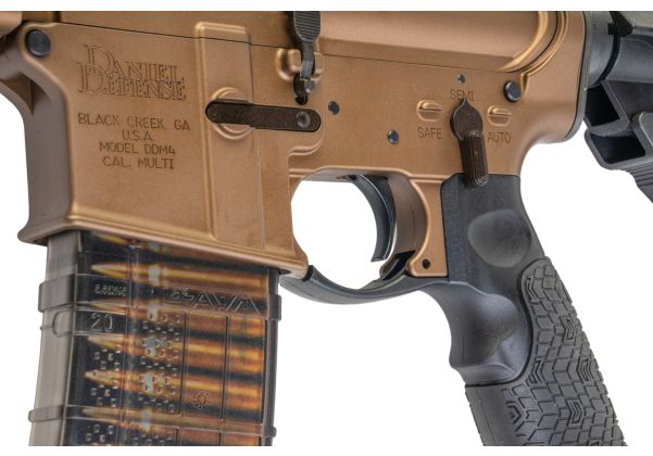 EMG Daniel Defense DDM4A1 FSP GBB エアソフト M4 ライフル (CYMA CGS システム) - ブロンズ-AIRSOFT GOGO エアガン・サバゲー用品通販