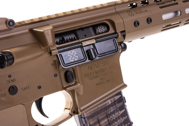 EMG Noveske N4 GBBエアソフトM4ライフル（13.5インチ、CYMA CGSシステム） - FDE-AIRSOFT GOGO エアガン・サバゲー用品通販