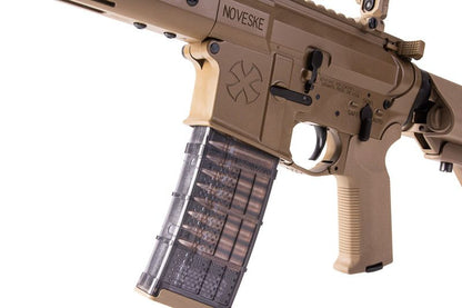 EMG Noveske N4 GBBエアソフトM4ライフル（13.5インチ、CYMA CGSシステム） - FDE-AIRSOFT GOGO エアガン・サバゲー用品通販